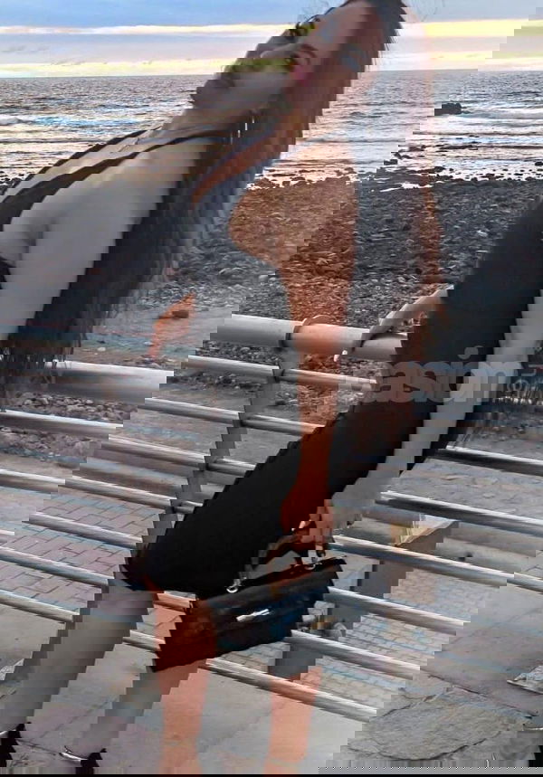 Hola, soy Sofía, tengo 34 años y soy de Canarias. Me gusta disfrutar de buenos ratos con personas que tengan buen rollo y que sean alegres. Me adapto a cualquier plan, tanto de día como de noche, porque me encanta sacar el máximo partido a la vida. Si te animas a conocerme, aquí estoy. Mi móvil es: 682746685. ¡Nos vemos pronto! Sofía, mujeres, putas Canarias no, escorts Canarias no