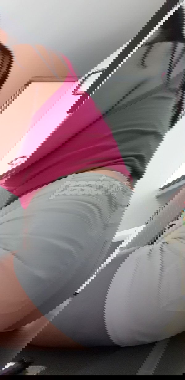 Hola, soy Mariana, una chica encantadora y simpática. Disfruto mucho de hacer deportes porque considero muy importante el bienestar tanto físico como mental. Me gusta salir con gente para disfrutar de una buena copa y, después, moverme un poco en la pista de baile hasta que no pueda más. También me encanta relajarme en terrazas o pubs de moda, disfrutando de charlas tranquilas. Si quieres contactarme, mi móvil es 603115017. ¿Te animas a pasar un buen rato? Mariana, mujeres, putas Cantabria no, escorts Cantabria no