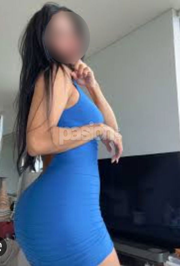 Hola, ¿qué tal? Soy Camila y acabo de mudarme aquí. Me gustaría conocer a gente interesante y simpática para pasar buenos momentos. Soy una persona muy divertida y siempre traigo buena energía, así que las risas están aseguradas. Si te apetece hablar, no dudes en mandarme un mensaje o llamarme al 642639534. Estoy deseando conocer a gente con la que conectar bien. ¡Hablemos! Camila, mujeres, putas Mallorca no, escorts Mallorca no