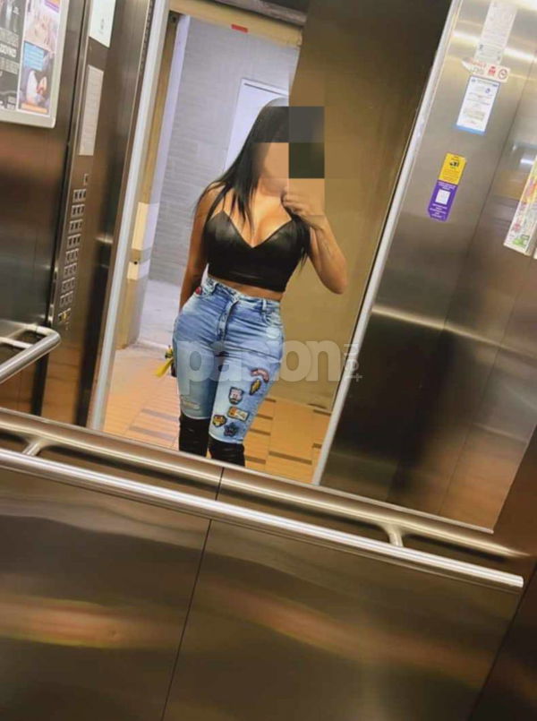 ¡Hola! Soy Ana, una colombiana con un buen rollo increíble, y acabo de llegar con mucha ilusión por conocer a los caballeros más interesantes de la zona. Mi número es 742046172. Me considero una persona dulce, sensible, educada y muy abierta. Estoy aquí para vivir nuevas experiencias, así que vamos a disfrutar juntos de todo lo que esta hermosa ciudad tiene para ofrecer. ¡Hablemos y veamos qué surge! Ana, mujeres, putas Toledo no, escorts Toledo no