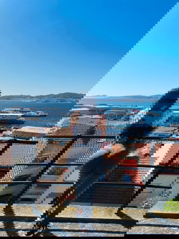 ¡Hola! Soy Meliza y acabo de aterrizar en la ciudad para disfrutar de unas vacaciones. Me encanta la vida sana y el ejercicio, y siempre busco rodearme de personas optimistas y buena vibra. Me gustaría encontrar gente respetuosa con quien compartir momentos agradables. Si te apetece, podríamos charlar y ver si hay conexión entre nosotros. ¡Ah, mi número es 690095617! Meliza, mujeres, putas La Coruña no, escorts La Coruña no