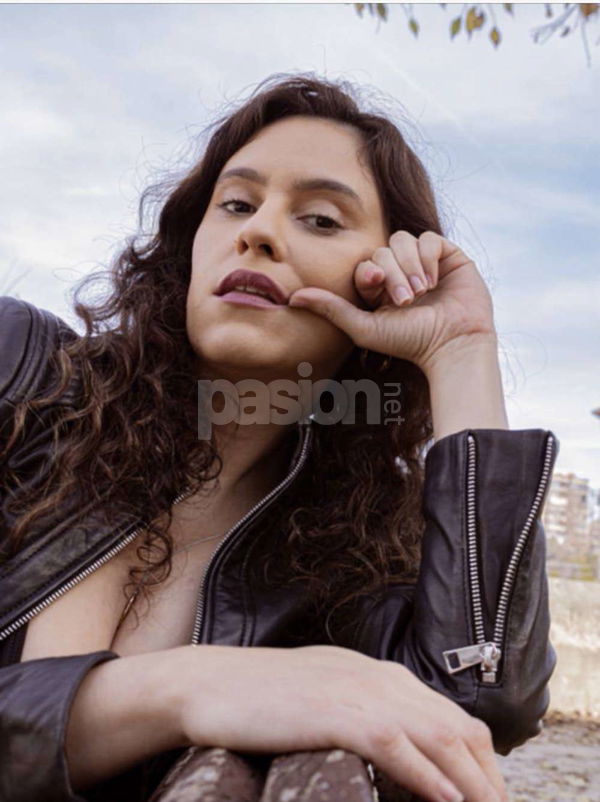 ¡Hola! Soy Melissa, una brasileña que acaba de llegar a la ciudad y tengo ganas de conocer a gente interesante. Me considero una persona simpática, sencilla y amable. Estoy buscando compañía para disfrutar de la ciudad y hacer planes divertidos. Si te apetece charlar o quedar, no dudes en contactarme. Estoy disponible por móvil o WhatsApp. ¡Espero saber de ti pronto! Mi número es 647508411. Melissa, mujeres, putas Valencia no, escorts Valencia no