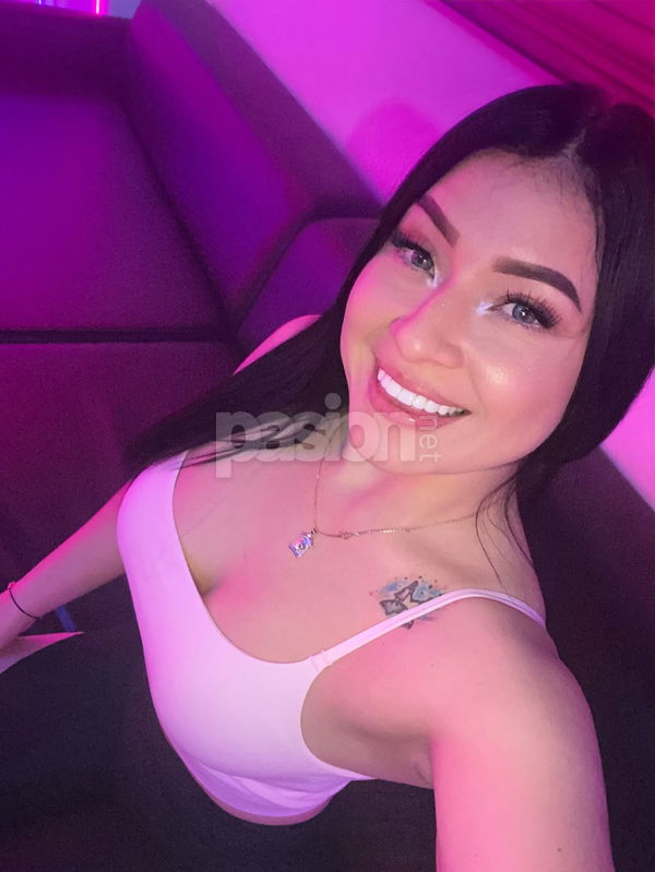 ¡Hola! Soy Andrea, una chica colombiana rebosante de alegría. Con una personalidad encantadora, estoy lista para vivir momentos únicos en esta preciosa ciudad. Mi número es 641053660. Soy divertida, sociable y un poco coqueta, así que si te apetece, no dudes en contactarme para que podamos conocernos.  Andrea, mujeres, putas Guipuzcoa no, escorts Guipuzcoa no