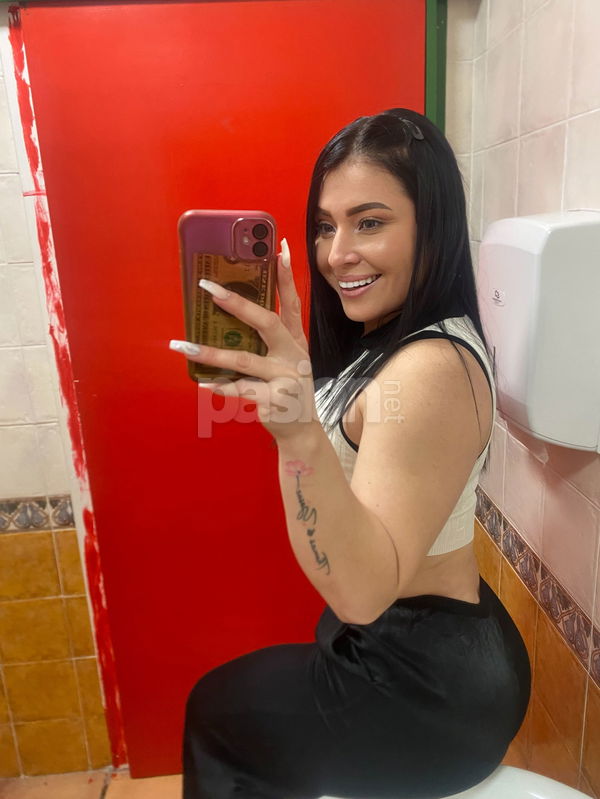 ¡Hola! Soy Andrea, una chica colombiana rebosante de alegría. Con una personalidad encantadora, estoy lista para vivir momentos únicos en esta preciosa ciudad. Mi número es 641053660. Soy divertida, sociable y un poco coqueta, así que si te apetece, no dudes en contactarme para que podamos conocernos.  Andrea, mujeres, putas Guipuzcoa no, escorts Guipuzcoa no