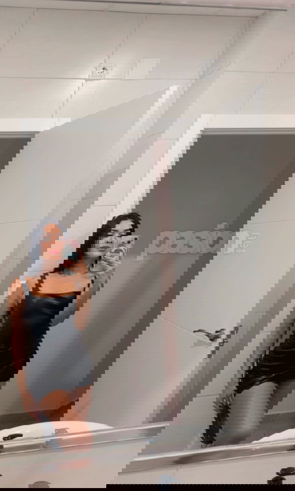 Soy Nati, una chica latina que busca conocer a personas agradables en esta ciudad y vivir nuevas experiencias. Me considero simpática, amable y con buena onda. Tengo muchas ganas de disfrutar y crear recuerdos bonitos durante mi tiempo aquí. Si crees que podemos ser un buen encaje, no dudes en contactarme y charlamos para ir conociéndonos. ¡Espero tu mensaje! Mi número es 624950896. Nati, mujeres, putas Valladolid no, escorts Valladolid no