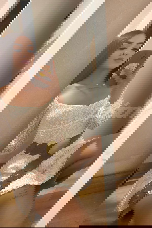 Soy Nati, una chica latina que busca conocer a personas agradables en esta ciudad y vivir nuevas experiencias. Me considero simpática, amable y con buena onda. Tengo muchas ganas de disfrutar y crear recuerdos bonitos durante mi tiempo aquí. Si crees que podemos ser un buen encaje, no dudes en contactarme y charlamos para ir conociéndonos. ¡Espero tu mensaje! Mi número es 624950896. Nati, mujeres, putas Valladolid no, escorts Valladolid no