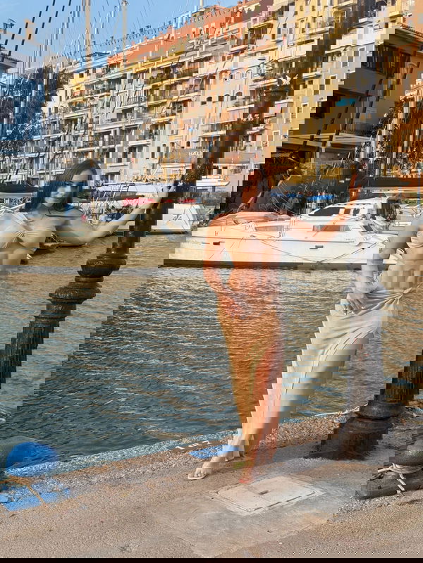 ¡Hola! Soy Antonella y acabo de llegar a la ciudad. Soy una persona muy alegre y extrovertida, siempre dispuesta a conocer a gente nueva. Me encantaría rodearme de personas simpáticas y divertidas. Si te apetece, mándame un mensaje y podemos hablar un rato. Estoy deseando hacer nuevas conexiones. Recuerda que puedes encontrarme al 632881315. ¡Hablemos y disfrutemos de buenas charlas! Antonella, mujeres, putas Alicante no, escorts Alicante no