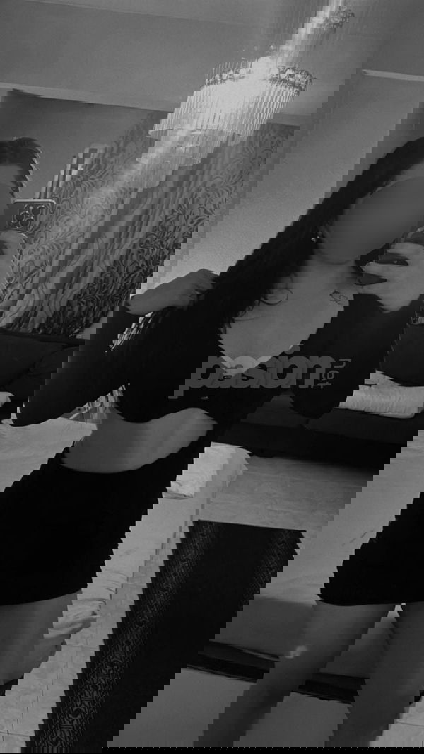 Soy una chica latina de 21 años, muy simpática y con mucho buen rollo. Me llamo Celeste, llegué recientemente desde Colombia y estoy enamorada de esta ciudad. Me encanta salir de fiesta, disfrutar de unos cócteles en los bares más cool y aprovechar el tardeo. La comida española me ha conquistado. Si tienes ganas de quedar para salir a bailar o tomar algo, no dudes en mandarme un mensaje por WhatsApp. Mi número es 613327565. ¡Espero saber de ti pronto! Celeste, mujeres, putas Albacete no, escorts Albacete no