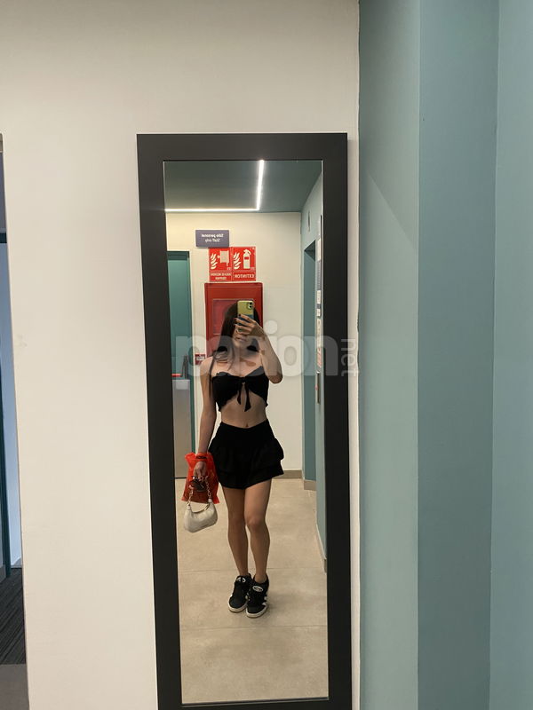 ¡Hola! Mi nombre es Mailyn, y con orgullo puedo decir que soy una individua llena de positividad, social y con una paciencia envidiable. Recientemente llegué a esta vibrante metrópolis. En mis ratos libres, aparte de pasear para empaparme del bullicioso ambiente, me deleito en instantes de serenidad con un delicioso café y una charla amena en buena compañía. Mi número de teléfono: 643027655 Estoy entusiasmada con la idea de encontrar a alguien con quien disfrutar de estos momentos. ¿Crees que podríamos llevarnos bien? No dudes en contactarme y así podremos conocernos mejor. Mailyn, trans, putas Málaga no, escorts Málaga no