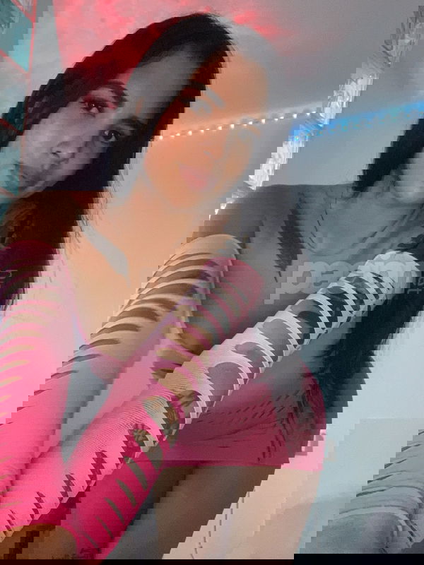 Hola, hola, chicas encantadores y llenos de energía de Hospitalet, somos un grupo de chicas muy alegres. Amigas divertidas, mujeres, putas Barcelona no, escorts Barcelona no