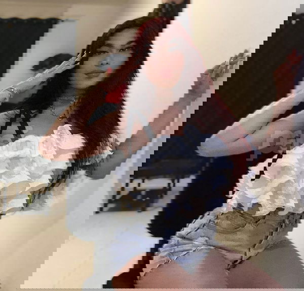 Hola a todos, soy Andrea Sanders, una chica trans simpática y con muchas ganas de explorar la ciudad y conocer su gente y tradiciones. Estoy emocionada por descubrir los rincones que ofrece este lugar. Si te apetece charlar y ver qué conexión podemos tener, no dudes en escribirme. Mi número es 643556105. ¡Espero saber de ti pronto! Andrea Sanders, trans, putas Alicante no, escorts Alicante no