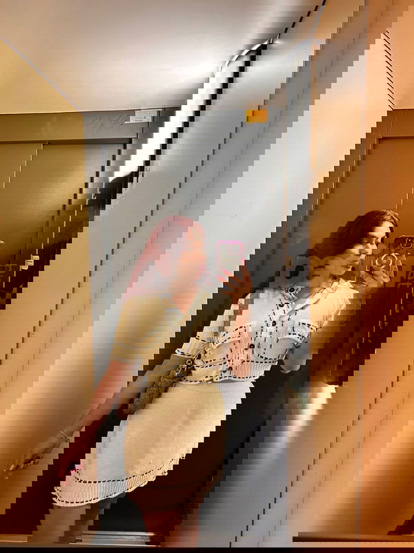 Hola a todos, soy Andrea Sanders, una chica trans simpática y con muchas ganas de explorar la ciudad y conocer su gente y tradiciones. Estoy emocionada por descubrir los rincones que ofrece este lugar. Si te apetece charlar y ver qué conexión podemos tener, no dudes en escribirme. Mi número es 643556105. ¡Espero saber de ti pronto! Andrea Sanders, trans, putas Alicante no, escorts Alicante no