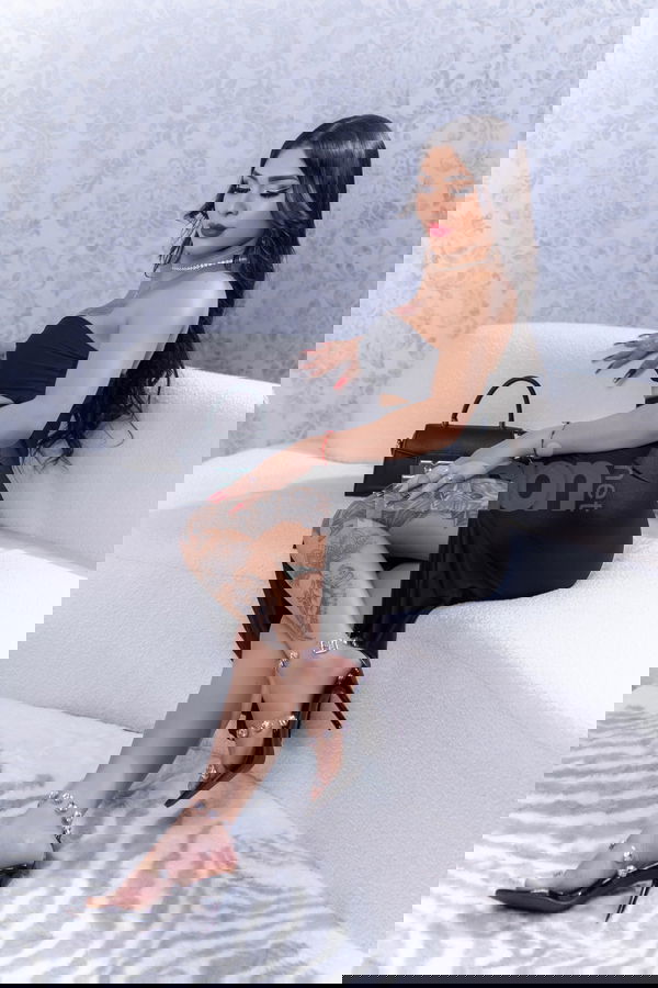 Hola, soy Cristal, una chica Trans simpática y dulce. Me encantaría compartir un buen rato con gente de aquí.  Cristal Rous, trans, putas Alicante no, escorts Alicante no