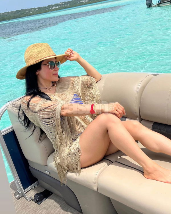 Hola, soy Valentina, una chica latina con una personalidad encantadora. Soy carismática y dulce, siempre lista para divertirme. Me encanta salir y disfrutar de buenos ratos. Hola, mujeres, putas Granada no, escorts Granada no