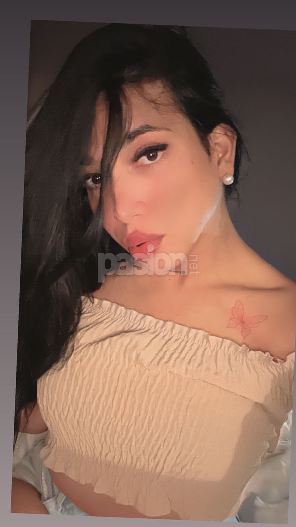 Hola, soy Valentina, una chica trans nueva en la ciudad. Soy muy simpática y cercana, con melena larga y muchas ganas de pasar un buen rato. Me encanta salir a pasear, ir al cine, hacer compras y también disfruto de la lectura y cocinar. Si te apetece conocerme, no dudes en escribirme o llamarme. Estoy aquí para que pasemos un buen rato juntos. ¡Te espero! Besitos. Chica trans colombiana, trans, putas Valencia no, escorts Valencia no