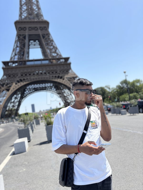 Hola, soy Deyvi, un chico colombiano con mucha energía. Estoy de visita en tu ciudad y me encantaría vivir experiencias divertidas y llenas de emoción. Estoy por la ciudad y sus alrededores. Si te animas, mándame un mensaje. ¡Seguro que lo pasaremos increíble! Chico atractivo, hombres, putas Valencia no, escorts Valencia no