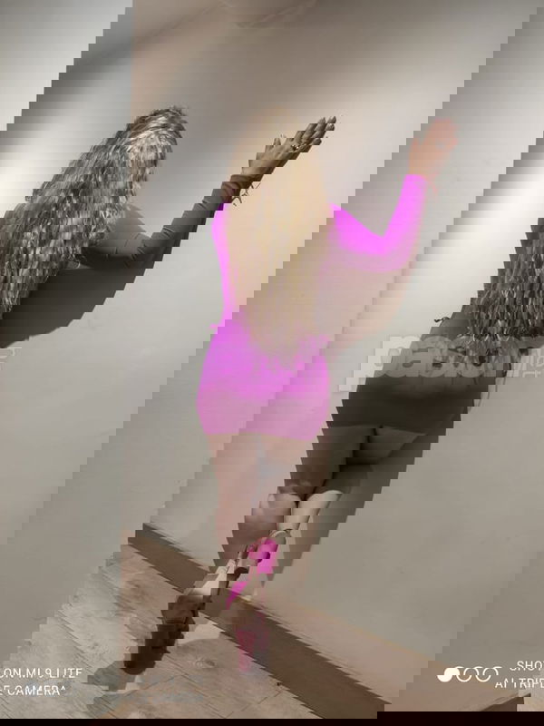 Hola, soy una chica encantadora y llena de vida, perfecta para convertir cualquier ocasión en un recuerdo memorable. Como buena latina, disfruto cada instante al máximo. Aquellos que tienen la oportunidad de estar cerca de mí descubren lo divertida y enriquecedora que puede ser la vida cuando nos enfocamos en el aquí y el ahora, dejando atrás el pasado y el futuro. La gente que me conoce dice que puedo hacer que cualquier momento sea especial y único. ¡Anímate a conocerme y vivirlo! JIMENA, mujeres, putas Oviedo no, escorts Oviedo no