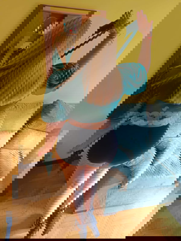 Hola, soy una chica encantadora y llena de vida, perfecta para convertir cualquier ocasión en un recuerdo memorable. Como buena latina, disfruto cada instante al máximo. Aquellos que tienen la oportunidad de estar cerca de mí descubren lo divertida y enriquecedora que puede ser la vida cuando nos enfocamos en el aquí y el ahora, dejando atrás el pasado y el futuro. La gente que me conoce dice que puedo hacer que cualquier momento sea especial y único. ¡Anímate a conocerme y vivirlo! JIMENA, mujeres, putas Oviedo no, escorts Oviedo no