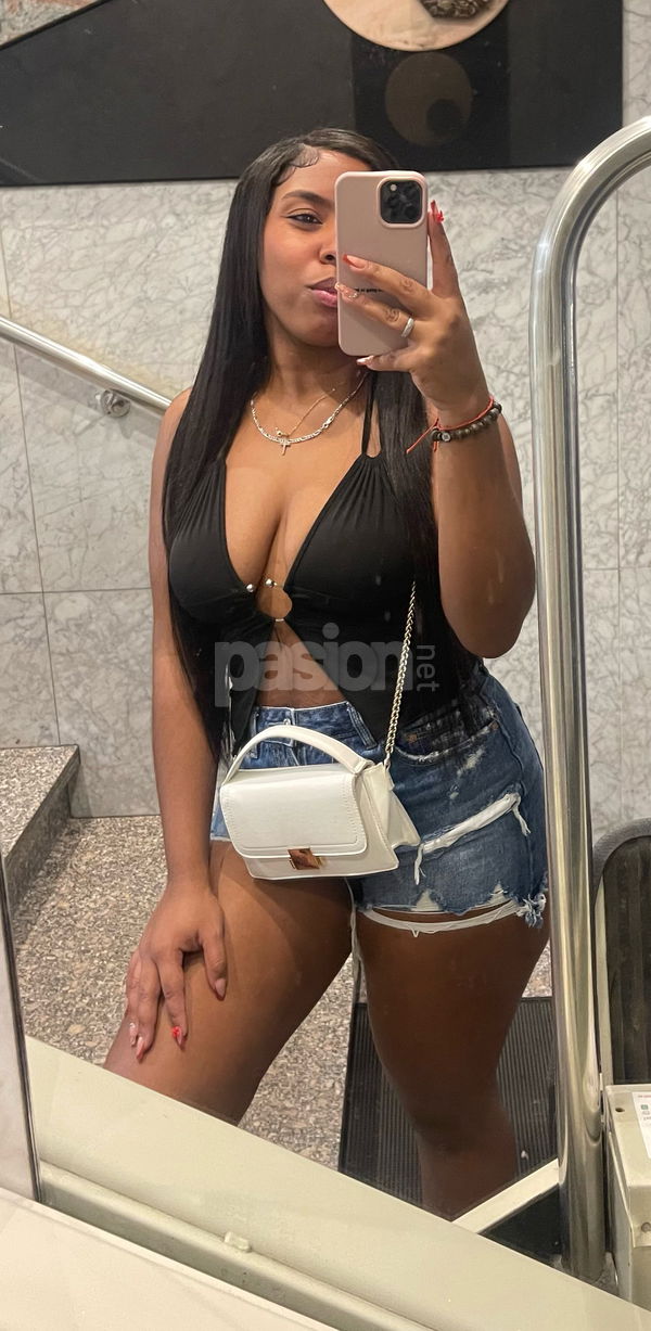 Soy María, una morena latina. Me encanta ser cercana, siempre buscando disfrutar al máximo de buenos planes y compartiendo aficiones. ¡Espero que hablemos pronto! María, mujeres, putas Gijón no, escorts Gijón no