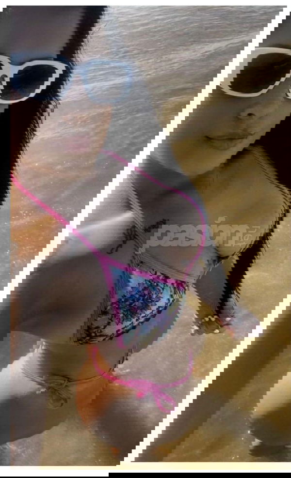 Soy Sofía, tengo 25 años y soy de Colombia. Estoy con ganas de disfrutar de buenos momentos y fiestas en la ciudad. ¡Vamos a pasarla genial! Sofía, mujeres, putas Cantabria no, escorts Cantabria no