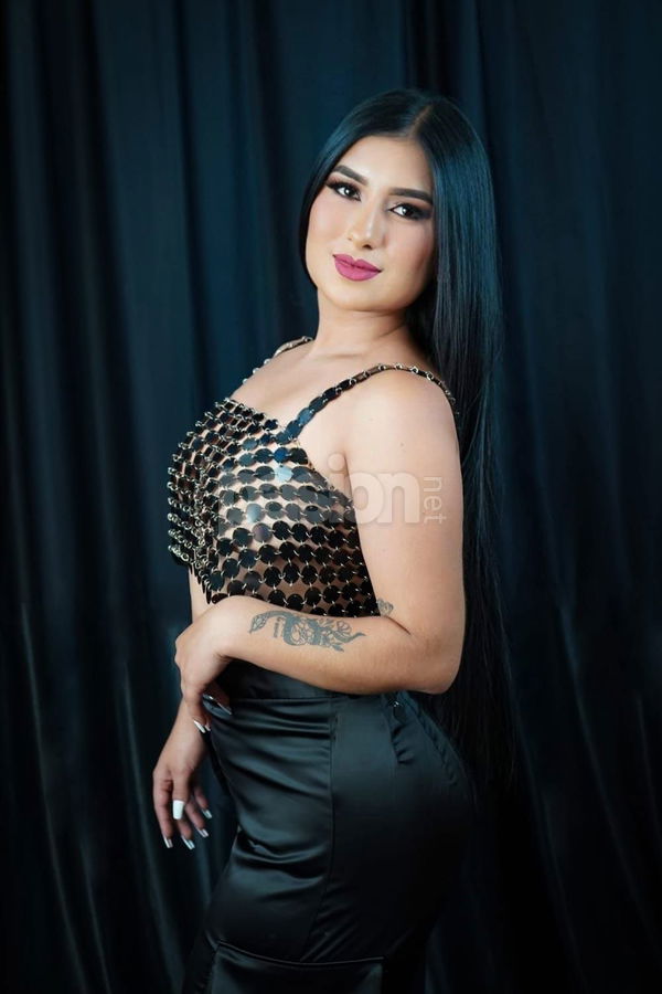 Soy Sofia, una chica colombiana de 19 años, muy emocionada por disfrutar de la ciudad y crear recuerdos inolvidables. Mi contacto es 623158502. En mis fotos podrás apreciar que tengo buen aspecto, pero lo más especial es mi personalidad, la cual seguro que te sorprenderá. Estoy lista para vivir momentos divertidos y compartir experiencias. ¡Espero que podamos charlar y conocernos mejor! Sofia, mujeres, putas Murcia no, escorts Murcia no
