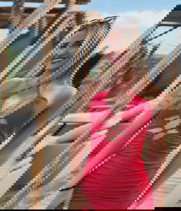 Hola, soy Yesica. Tengo una belleza cautivadora, una sonrisa encantadora y una mirada especial Mi figura es espectacular. Busco conocer hombrees serios y respetuosos. Solo respondo mensajes por WhatsApp, no contesto llamadas. Rubia en la ciudad, mujeres, putas Alicante no, escorts Alicante no