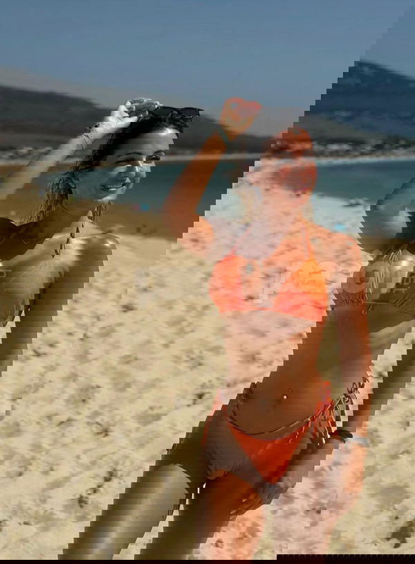 Hola, soy Yesica. Tengo una belleza cautivadora, una sonrisa encantadora y una mirada especial Mi figura es espectacular. Busco conocer hombrees serios y respetuosos. Solo respondo mensajes por WhatsApp, no contesto llamadas. Rubia en la ciudad, mujeres, putas Alicante no, escorts Alicante no