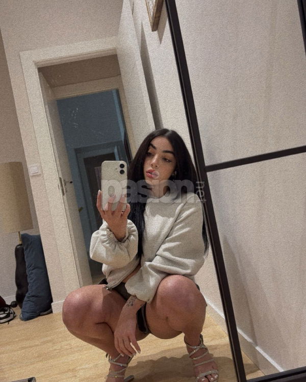 Hola, soy Paola, una chica venezolana de 24 años que siempre está lista para brindarte momentos únicos y divertidos. Soy educada, un poco aventurera y me gusta disfrutar de la vida. No dudes en escribirme o llamarme cuando quieras, así podremos conocernos y pasar un rato agradable. ¡Espero hablar contigo pronto! Mi número es 602602244. Paola, mujeres, putas Valencia no, escorts Valencia no