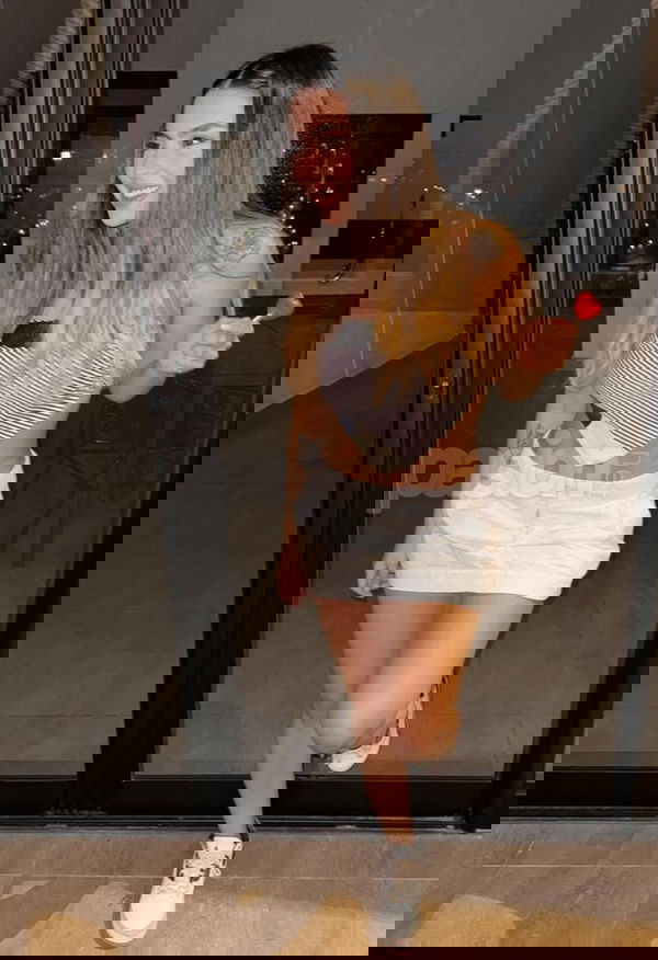 ¡Hola! Soy Ivanna, tengo 22 años y soy paraguaya, actualmente resido en Madrid, en Plaza Castilla. Soy una persona cariñosa, apasionada y educada, siempre sonriente y lista para disfrutar de un encuentro memorable. Estoy emocionada por conocer a personas con las que disfrutar de buenos momentos, ya sea en un plan tranquilo, un viaje o en ocasiones especiales. También puedo desplazarme. ¡Hasta pronto! Ivanna Paraguaya 22 años, mujeres, putas Madrid no, escorts Madrid no