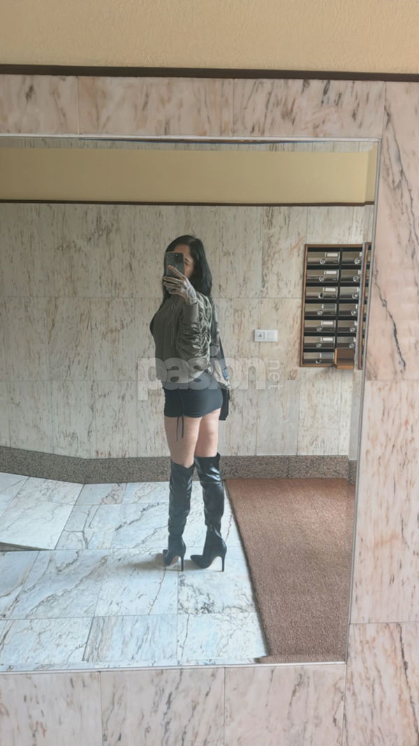 ¡Hola! Soy Melany, una brasileña con mucha energía. Me considero divertida, atractiva, lista y muy accesible. Busco conocer a personas interesantes, amables y, sobre todo, educadas de mi ciudad. Si quieres pasar un buen rato y charlar, no dudes en escribirme. Estoy segura de que te haré pasar un buen momento. Aquí tienes mi número: 643595934. ¡Espero tu mensaje! Melany, mujeres, putas Pontevedra no, escorts Pontevedra no