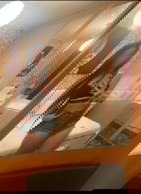 Soy Cristal, una chica especial... simpática y siempre lista para disfrutar y hacer que cada instante sea memorable. Me encanta crear conexiones auténticas. CRISTAL LATINA, mujeres, putas Murcia no, escorts Murcia no