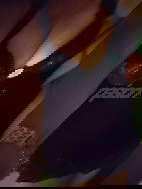 Hola, soy una persona llena de vitalidad y con un estilo propio. Adoro crear instantes memorables que fomenten la cercanía y la buena onda, siempre rodeada de un ambiente agradable. Nueva brasileña en la ciudad, mujeres, putas Madrid no, escorts Madrid no