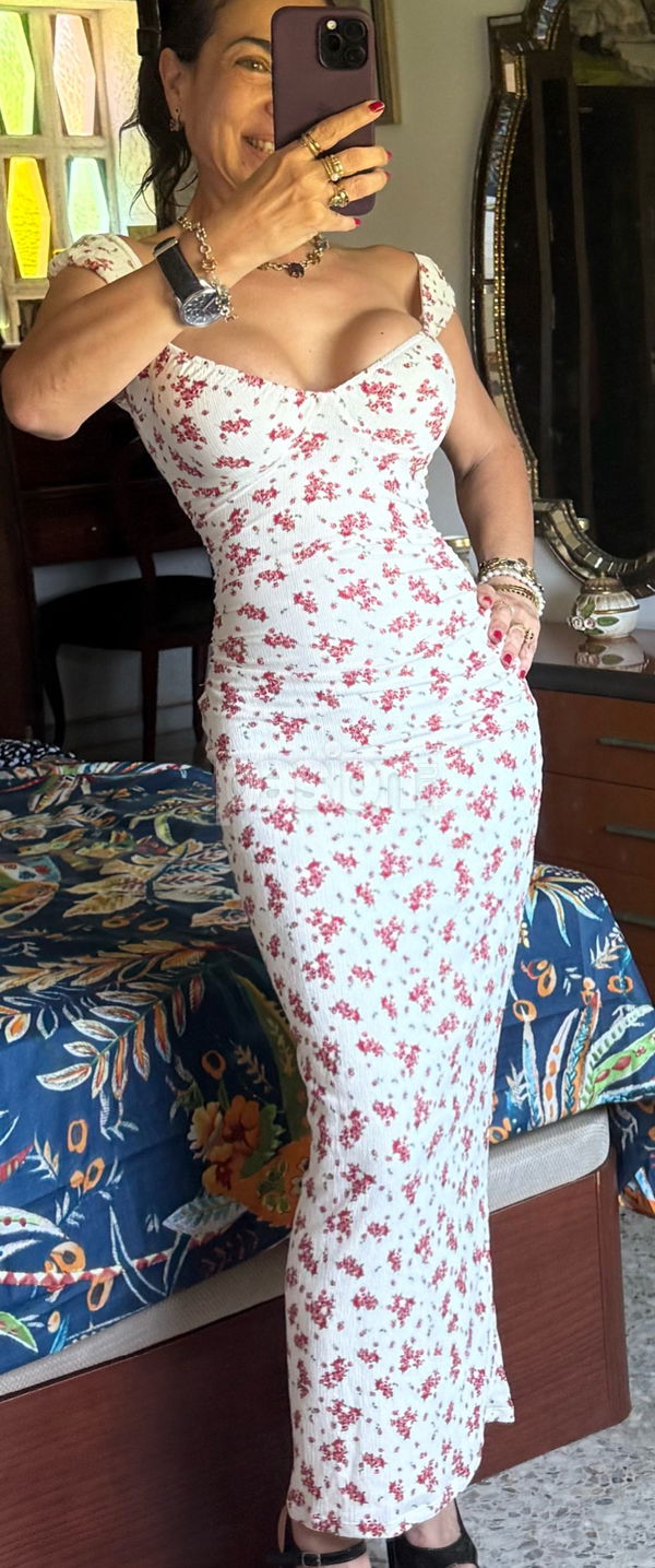 Con un aire de locura y una dulzura especial, aquí tienes la combinación perfecta de elegancia y diversión que te encantará. Esa conexión que llevas tiempo queriendo encontrar. No dudes en hacer por conocerme, ¡valdrá la pena! ¡Espero que nos veamos pronto! Una madurita catalana y cañon, mujeres, putas Tarragona no, escorts Tarragona no