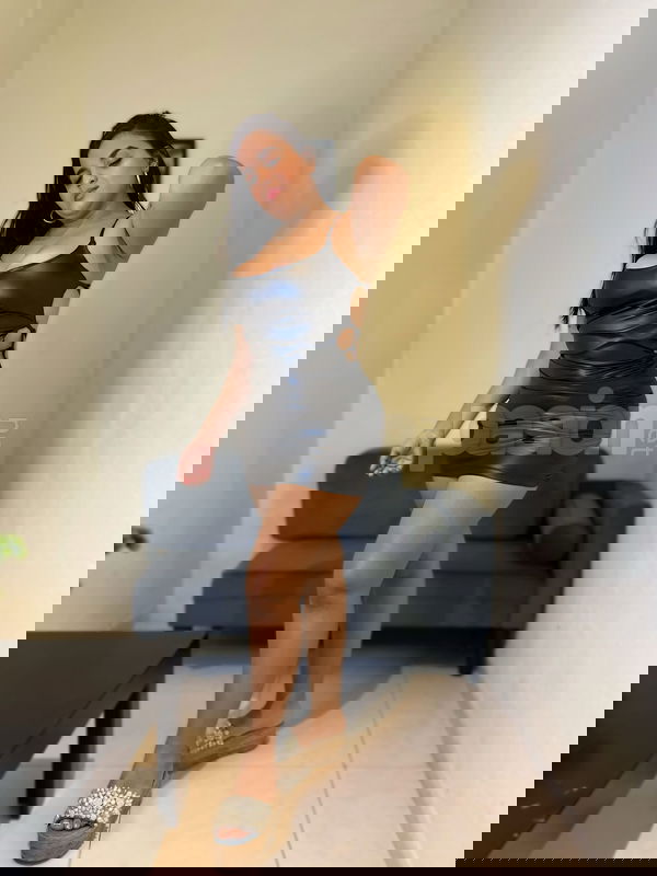 Hola a todos, estoy aquí para conectar con gente nueva, disfrutar al máximo y experimentar todo lo que la vida tiene para ofrecer. Me encanta la aventura y explorar diferentes sensaciones. Si quieres saber más sobre mí, no dudes en contactarme. Aunque vivo en Castellón, podemos quedar para conocernos por varias localidades como Almassora, Borriana, Villarreal, Benicassim y muchas más. Estoy lista para compartir momentos inolvidables y dejar atrás lo cotidiano. ¡Anímate a dar el primer paso! Quiero conectar con gente nueva, mujeres, putas Castellón no, escorts Castellón no