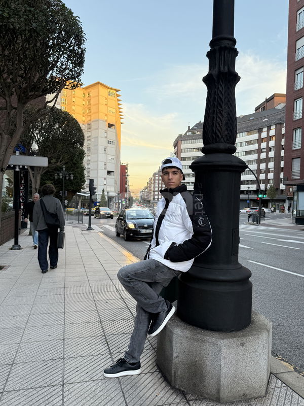 Soy Esteban, un chico divertido y sociable que disfruta de los pequeños momentos. Me gusta salir a bailar y tener charlas interesantes. Si te apetece, aquí estoy para pasarlo bien. Esteban recién llegado, gay, putas Valladolid no, escorts Valladolid no