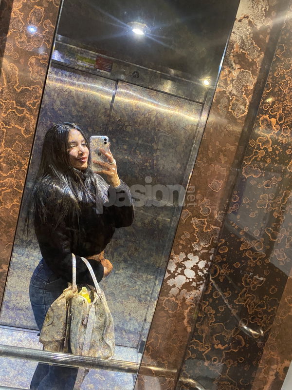 Hola, soy Lisa, una persona alegre y simpática. Tengo 23 años, soy educada, tengo un rostro atractivo, cabello largo y una figura esbelta. Lisa, mujeres, putas Barcelona no, escorts Barcelona no