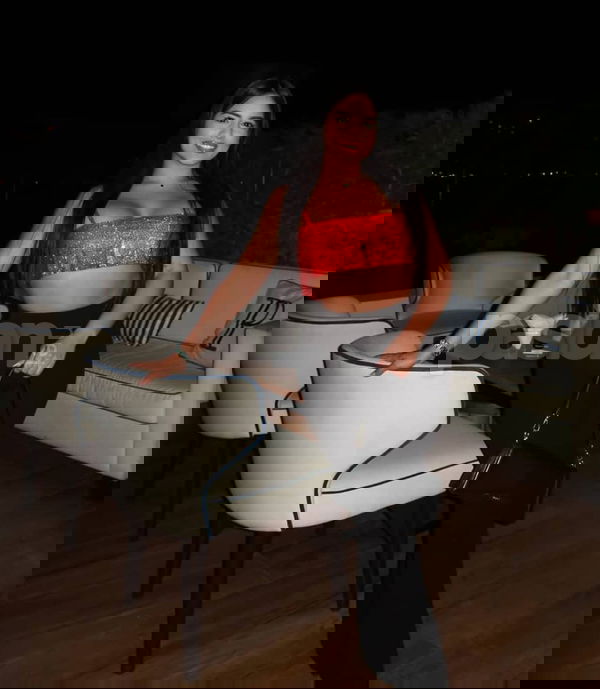 Hola, soy Samantha, una chica latina que acaba de llegar. Busco a alguien caballeroso y respetuoso que sepa disfrutar de la vida al máximo, al igual que yo. Me encanta divertirme y vivir momentos agradables. Si te interesa, no dudes en llamarme o mandarme un mensaje por WhatsApp. Tal vez podamos quedar para hacer algo juntos. ¡Espero tu mensaje! Mi móvil: 687975565 Samanta, mujeres, putas Oviedo no, escorts Oviedo no