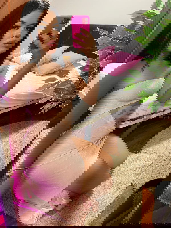 ¡Hola! Soy una persona simpática y con buen sentido del humor, y me encantaría tener la oportunidad de conocernos mejor. No te cortes y mándame un mensaje, que estoy deseando chatear contigo. Si quieres saber más, pregúntame por WhatsApp. Lili SUPER SIMPATICA, mujeres, putas Madrid no, escorts Madrid no