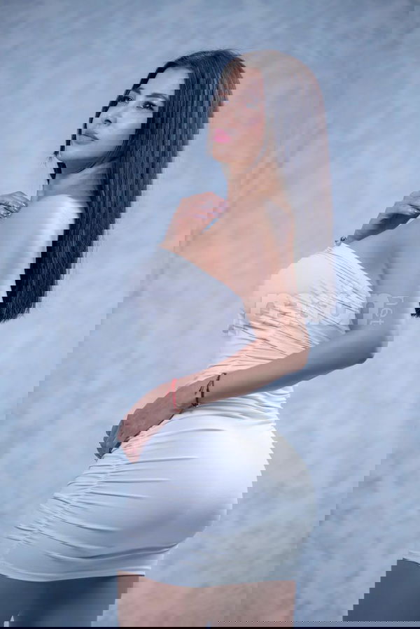 Hola, soy una mujer colombiana, cercana y con un gran sentido del humor. Estoy en Valencia de visita y me gustaría conocer personas que sean respetuosas y amables, para tener buena conversación y pasar un rato chido. Mi número es 603894619. Me encanta hacer deporte y disfrutar de una buena copa de vino. ¡Espero conocer a alguien interesante! Elizabeth, mujeres, putas Valencia no, escorts Valencia no