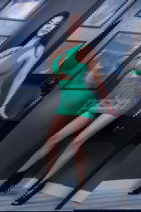 Hola, soy una mujer colombiana, cercana y con un gran sentido del humor. Estoy en Valencia de visita y me gustaría conocer personas que sean respetuosas y amables, para tener buena conversación y pasar un rato chido. Mi número es 603894619. Me encanta hacer deporte y disfrutar de una buena copa de vino. ¡Espero conocer a alguien interesante! Elizabeth, mujeres, putas Valencia no, escorts Valencia no