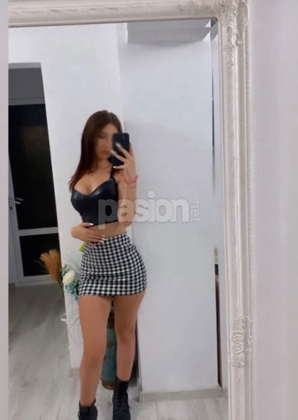 Hola, soy Sandra. Tengo una personalidad intensa y apasionada. Aquí descubrirás una energía auténtica que te hará sentir. ¿Te atreves a descubrir todo lo que podemos vivir juntos? Si quieres, puedes contactarme. MORENA GUAPÍSIMA, mujeres, putas Gijón no, escorts Gijón no