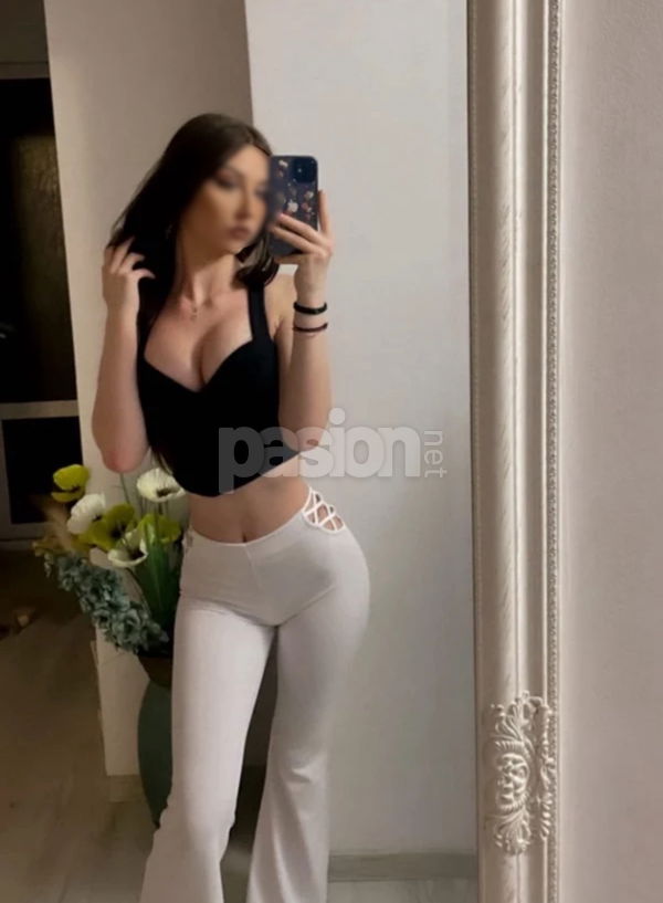 Soy alguien con buena onda y estilo. Me encanta disfrutar de la compañía de otros y crear momentos chulos. Siempre busco mantener el buen rollo y hacer reír a los que están a mi alrededor. LATINA DIVERTIDA Y ENCANTADORA, mujeres, putas Oviedo no, escorts Oviedo no