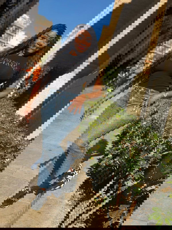 ¡Hola! Soy una persona muy cercana y me encantaría compartir contigo momentos inolvidables. ¡Vamos a hacer algo divertido! PRECIOSA Y SIMPATICA MUJER, mujeres, putas Valencia no, escorts Valencia no