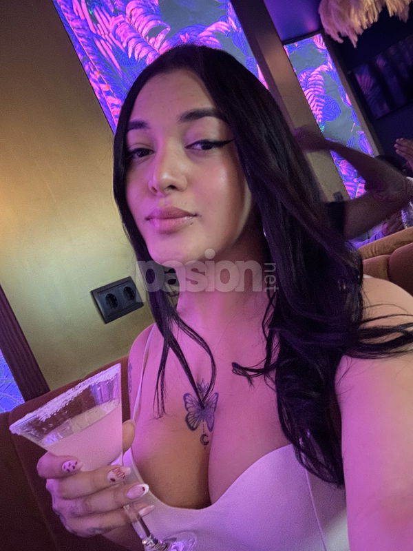 Soy nueva en esta ciudad tan festiva, una chica descomplicada con muchas ganas de disfrutar y buscando a alguien que se apunte a pasar un buen rato. Mariana, trans, putas Granada no, escorts Granada no