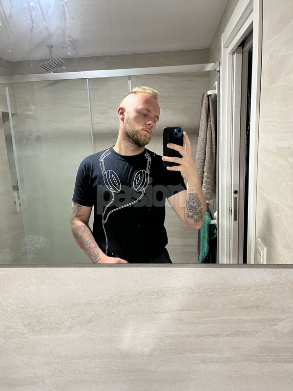 Soy un chico joven español y me gustaría conocer a mujeres de la zona, sin tener en cuenta la edad. La idea es salir a tomar algo y disfrutar de un buen rato. Estoy buscando compartir momentos agradables y divertidos. Si eres mujer y te apetece pasar un rato entretenido, no dudes en contactarme. ABSTENERSE HOMBRES. CHICO JOVEN BUSCA MUJERES, hombres, putas Castellón no, escorts Castellón no