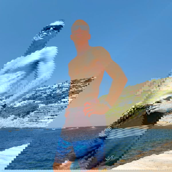 Chico busca conexión, hombres, putas Mallorca no, escorts Mallorca no
