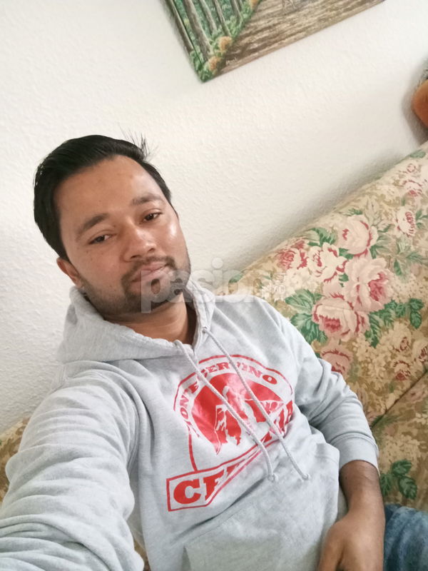 Busco conectar con una mujer joven o una pareja que esté interesada en compartir momentos. Me considero una persona con mucha energía y ganas de disfrutar. Si te apetece algo divertido y diferente, no dudes en escribirme. ¡Estoy aquí para pasar un buen rato! Si buscas un amigo especial para pasar buenos ratos, gay, putas Zaragoza no, escorts Zaragoza no