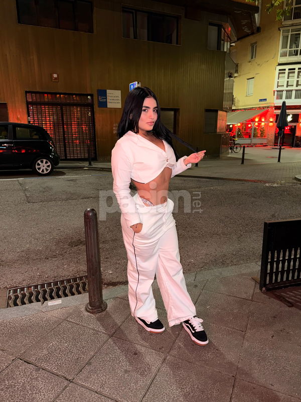 ¡Hola! Soy Violeta, tengo 24 años y soy la persona más dulce y con mucha personalidad. Estoy emocionada por estar en la ciudad y me encantaría conocer a gente simpática, respetuosa y agradable. ¡Confío en que pasando un buen rato juntos será genial! Espero que podamos conectarnos y disfrutar de momentos divertidos. Si te apetece, no dudes en contactarme. ¡Hasta pronto! Violeta colombiana pasional y atrevida, mujeres, putas Cantabria no, escorts Cantabria no