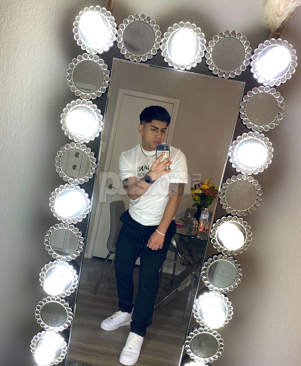 ¡Hola! Soy Thiago, tengo 24 años y vengo de Latinoamérica. Estoy aquí para ofrecerte toda mi atención y dedicación. Me encanta explorar diferentes dinámicas y estoy abierto a nuevas experiencias. No dudes en contactarme para charlar y conocernos un poco mejor. THIAGOFITT, gay, putas Madrid no, escorts Madrid no