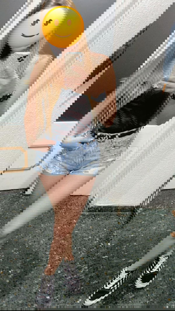 Hola, somos chicas de raíces asiáticas y latinas. Nos dedicamos a brindar momentos de relajación. Si necesitas escapar de la rutina y mimos para ti, no dudes en ponerte en contacto. ¡Estaré encantada de ayudarte a encontrar ese equilibrio que buscas! Masajistas asiáticas y latinas, mujeres, putas Madrid no, escorts Madrid no